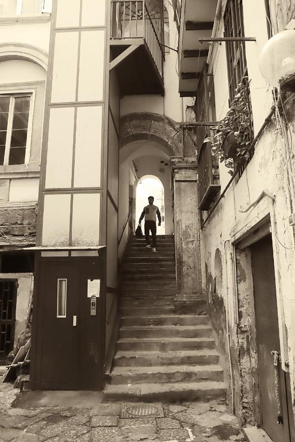 Naples To Stay Esterno foto