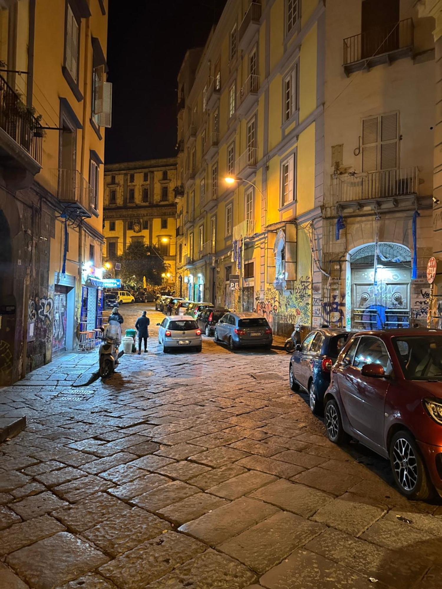 Naples To Stay Esterno foto