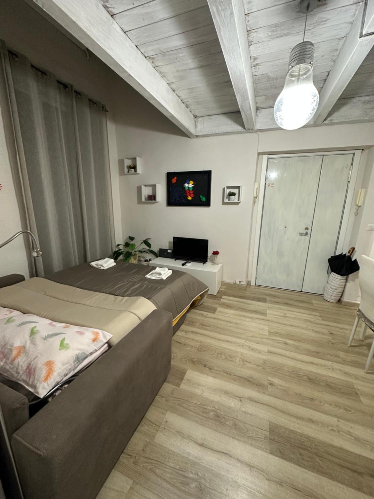 Naples To Stay Esterno foto